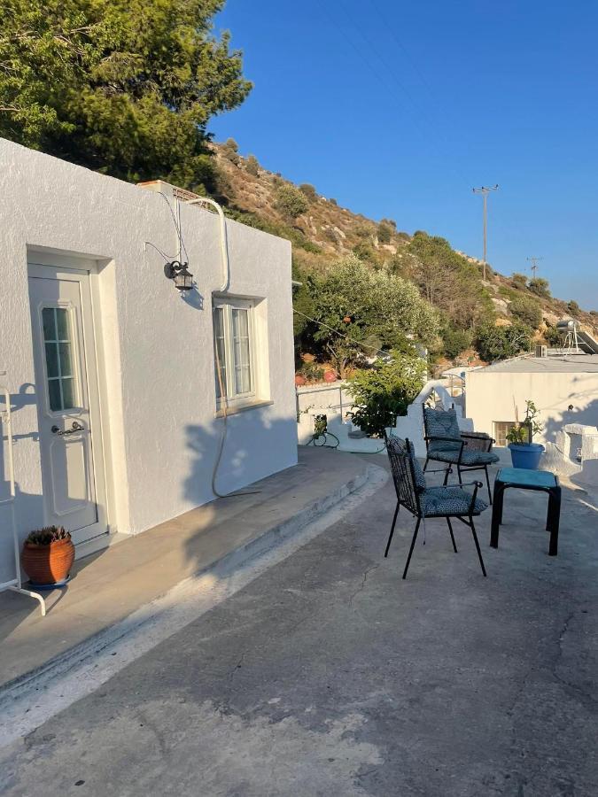 Sweet Home With Two Beds -One Single Room- With Beautiful View! Agia Marina  Exterior foto