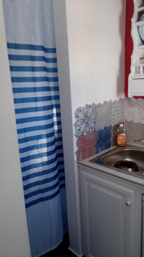 Sweet Home With Two Beds -One Single Room- With Beautiful View! Agia Marina  Exterior foto