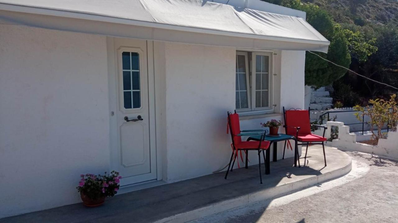 Sweet Home With Two Beds -One Single Room- With Beautiful View! Agia Marina  Exterior foto
